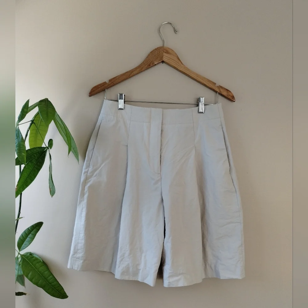 Zara Women's Cream Shorts Small